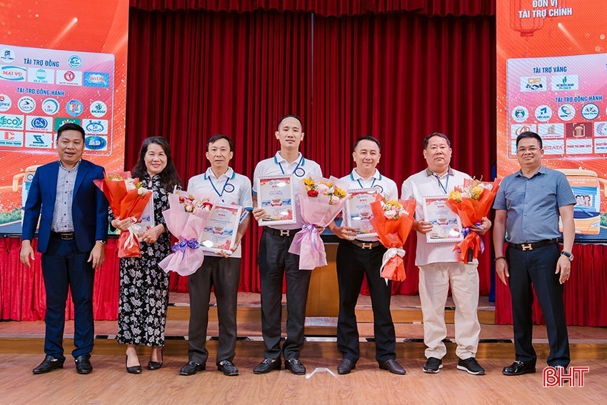 Khởi hành “Chuyến xe 0 đồng” đưa 500 sinh viên, người lao động Hà Tĩnh về quê đón Tết