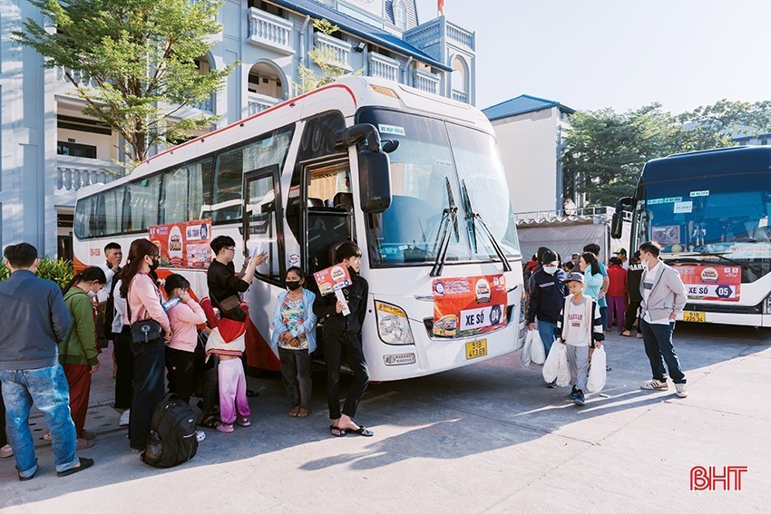 Năm nay, chương trình có 10 xe khởi hành, hỗ trợ 500 sinh viên, người lao động về quê đón Tết.