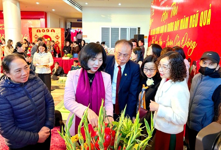 Hà Nội: Trao tặng hơn 450 triệu đồng cho công nhân lao động tại xã Đan Phượng Hà Nội: Trao tặng hơn 450 triệu đồng cho công nhân lao động tại xã Đan Phượng