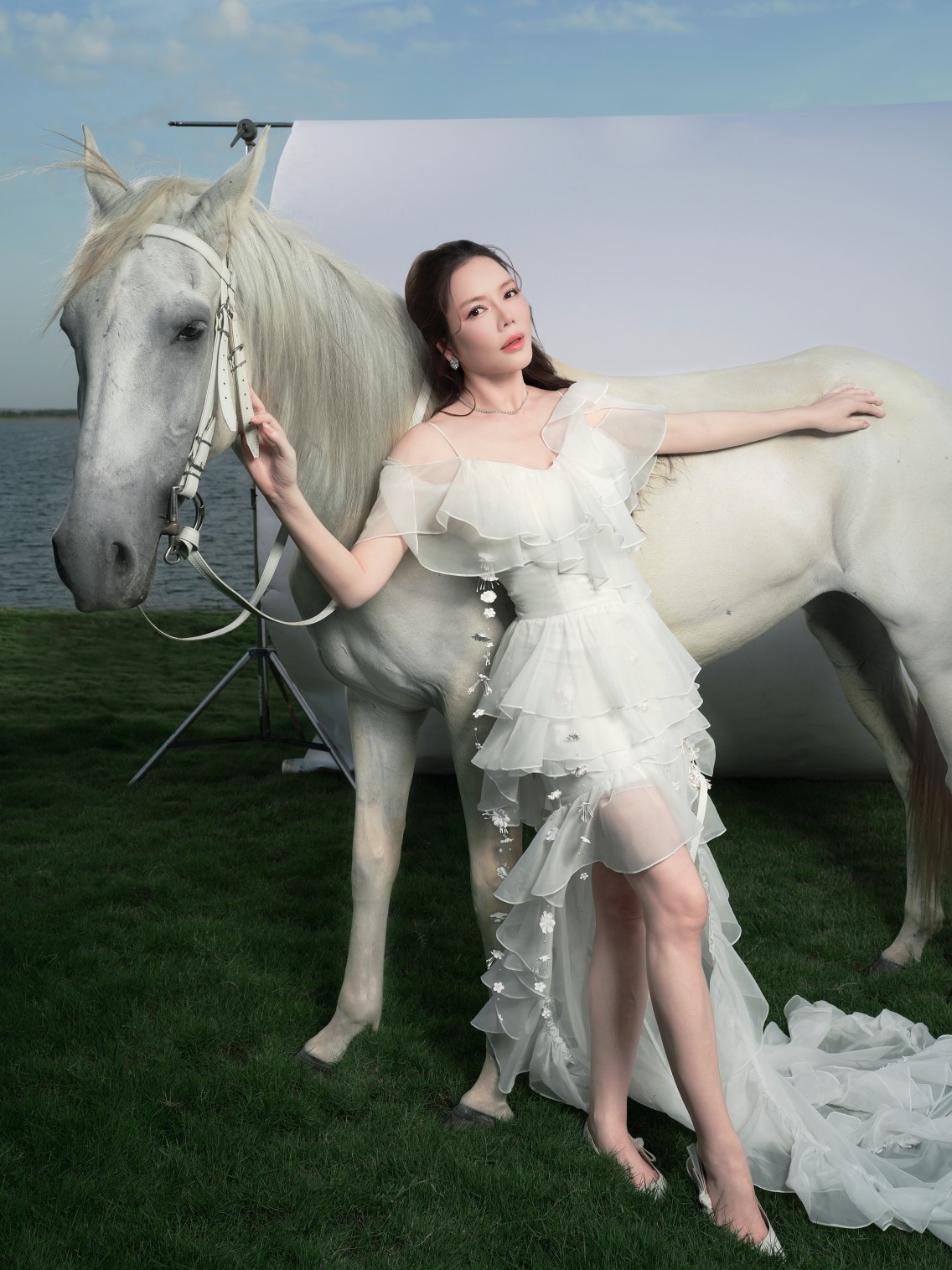 Lý Nhã Kỳ bật mí kế hoạch đón Tết Bính Ngọ Lý Nhã Kỳ bật mí kế hoạch đón Tết Bính Ngọ