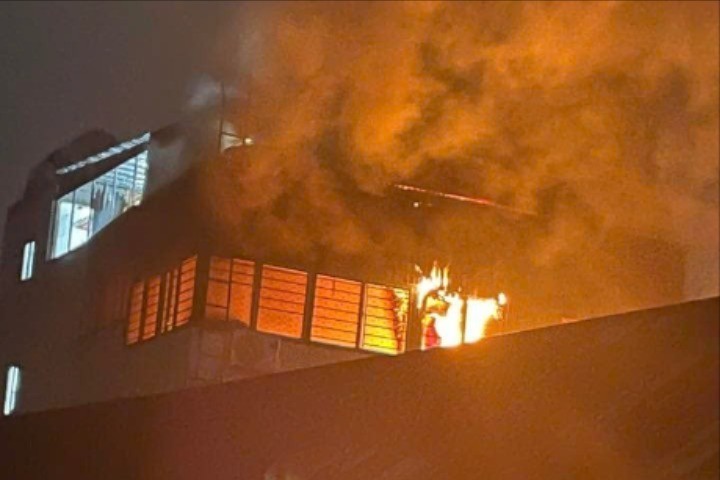 hình ảnh vụ cháy được người dân chụp lại