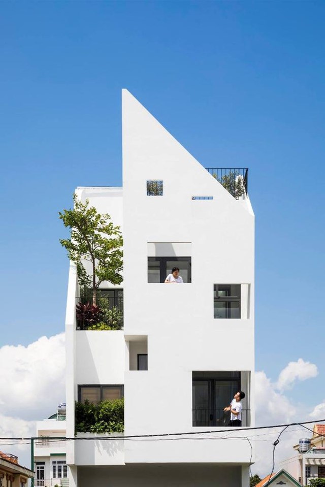 Tọa lạc trong một hẻm nằm ở quận 2, TP HCM, Li&ecirc;n Th&ocirc;ng house được x&acirc;y dựng tr&ecirc;n khu đất 84 m2.&nbsp;