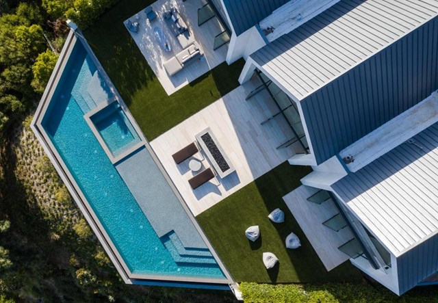 View nh&igrave;n từ tr&ecirc;n cao của ng&ocirc;i nh&agrave;