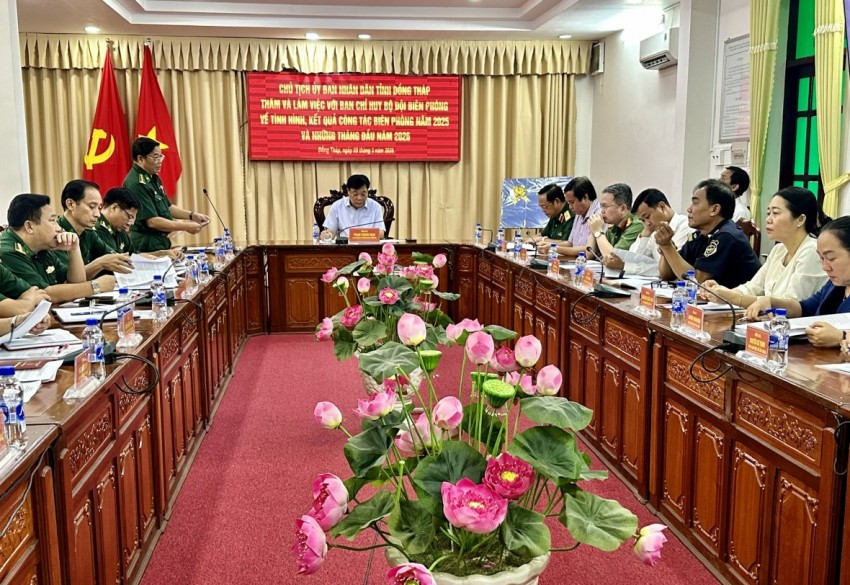 Chủ tịch UBND tỉnh Đồng Tháp thăm, làm việc với Ban Chỉ huy Bộ đội Biên phòng tỉnh