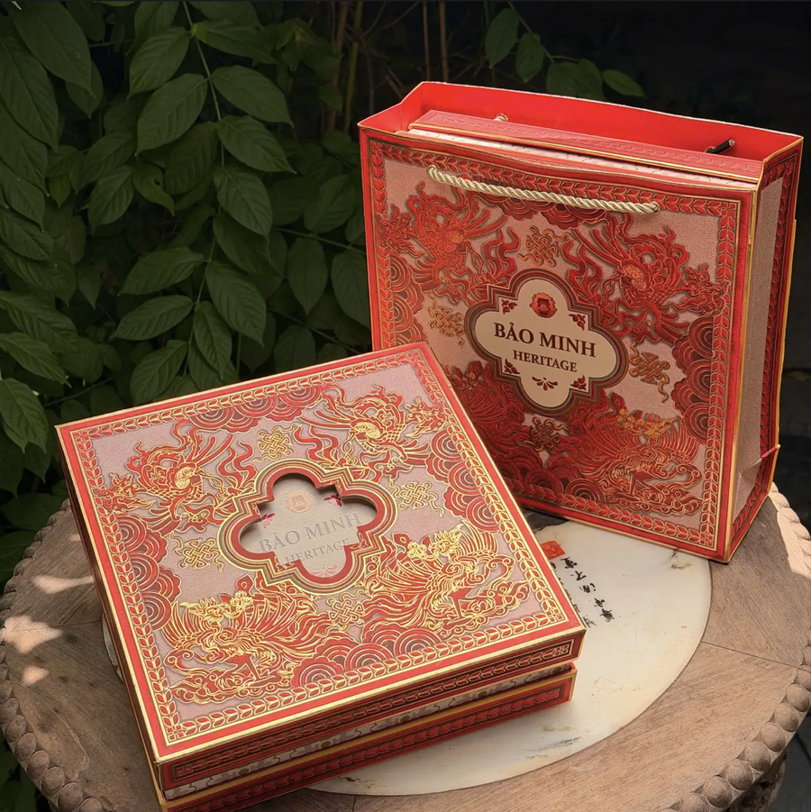 Tặng phẩm Trung thu 4 bánh Phượng Vũ Đan tái hiện kỹ nghệ Thêu tay