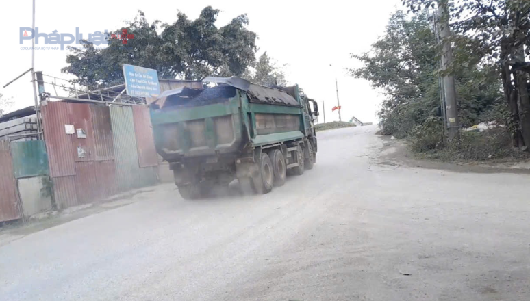 Bát Tràng, Hà Nội: Bến bãi, trạm trộn bê tông xả khói bụi bức tử người dân thành phố