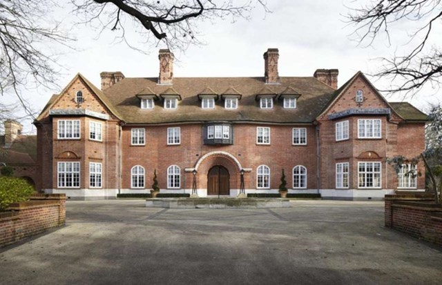 Năm 2016, Bieber chi&nbsp;147.000 USD/th&aacute;ng để thu&ecirc; một căn biệt thự sang trọng ở ph&iacute;a bắc thủ đ&ocirc; London, Anh. Ảnh:&nbsp;Rightmove.