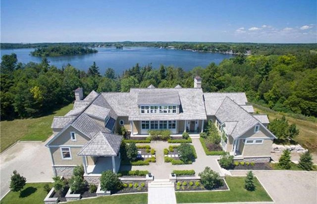 V&agrave;o m&ugrave;a h&egrave; năm 2018, ng&ocirc;i sao nhạc pop n&agrave;y mua một căn biệt thự phong c&aacute;ch đồng qu&ecirc; với gi&aacute;&nbsp;5 triệu USD&nbsp;ở thị trấn Puslinch, Canada. Ảnh:&nbsp;House Sigma.