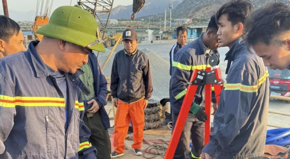 3 người tử vong trên tàu Trường Nguyên 18 Khánh Hòa: Nghi bị điện giật trong hầm tàu