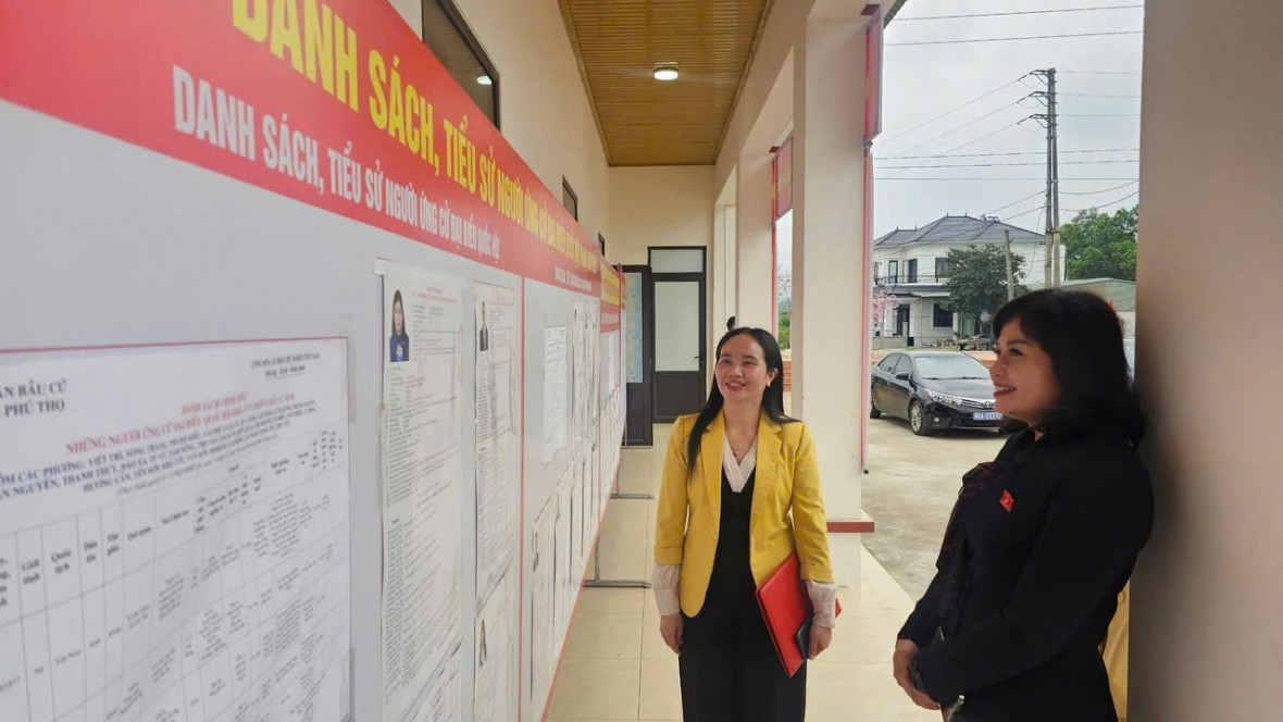 Đoàn công tác của Quốc hội giám sát công tác chuẩn bị bầu cử tại xã Minh Đài