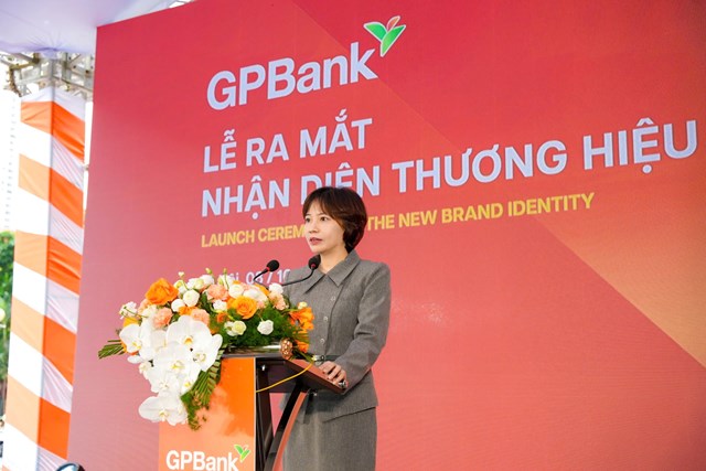 B&agrave; Phạm Thị Nhung - Chủ tịch HĐTV Ng&acirc;n h&agrave;ng TM TNHH MTV Kỷ Nguy&ecirc;n Thịnh Vượng ph&aacute;t biểu tại sự kiện &nbsp;