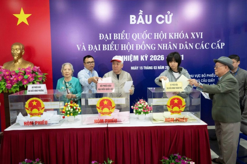 Trên 76 triệu cử tri trong cả nước đã tham gia bỏ phiếu, đạt tỷ lệ 99,38% Trên 76 triệu cử tri trong cả nước đã tham gia bỏ phiếu, đạt tỷ lệ 99,38%