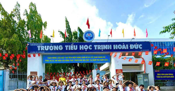 Trở về mái trường xưa Trịnh Hoài Đức: Nơi lưu giữ miền ký ức tươi đẹp! 