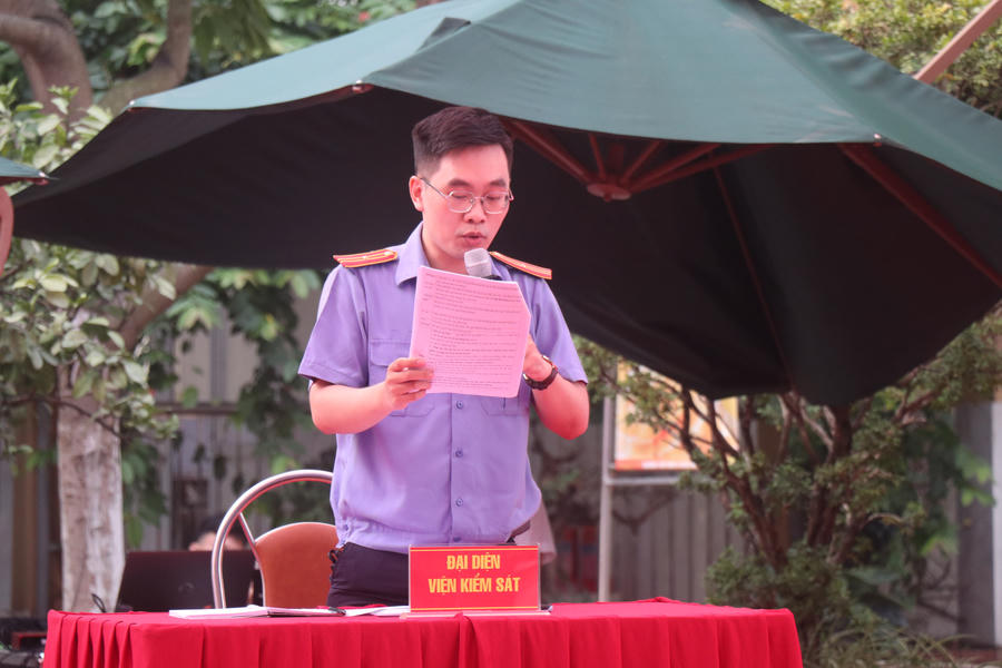 Các Luật sư thuộc Đoàn Luật sư TP Hà Nội đóng vai những người tiến hành tố tụng và những người tham gia tố tụng trong Phiên tòa giả định.