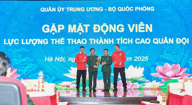Bộ trưởng Bộ Quốc phòng gặp mặt, động viên CLB Thể Công - Viettel - Ảnh 3 Bộ trưởng Bộ Quốc phòng gặp mặt, động viên CLB Thể Công - Viettel - Ảnh 3