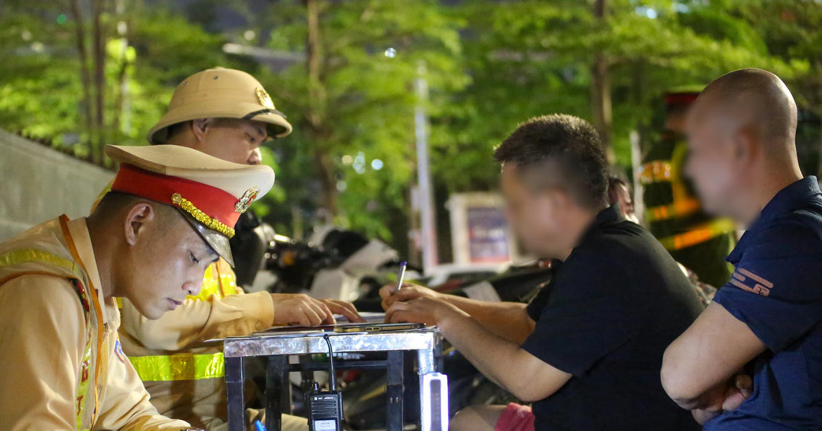 CSGT Hà Nội siết chặt kiểm soát nồng độ cồn, xử lý nghiêm vi phạm trong những ngày nghỉ lễ