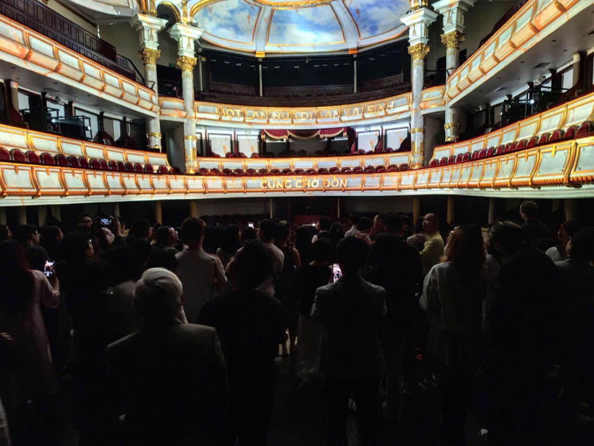 Màn trình diễn âm thanh, ánh sáng ở khán phòng Nhà hát lớn Hà Nội.