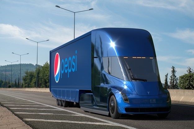 Một xe Tesla Semi của Pepsi.