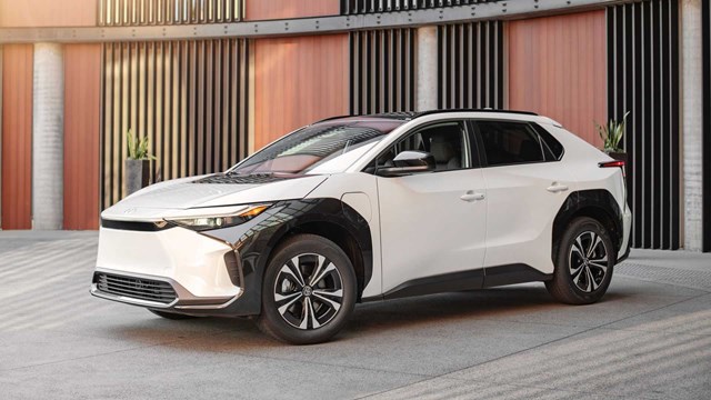 Toyota đặt mục ti&ecirc;u sản xuất 600.000 chiếc xe điện trong năm 2025. &nbsp;