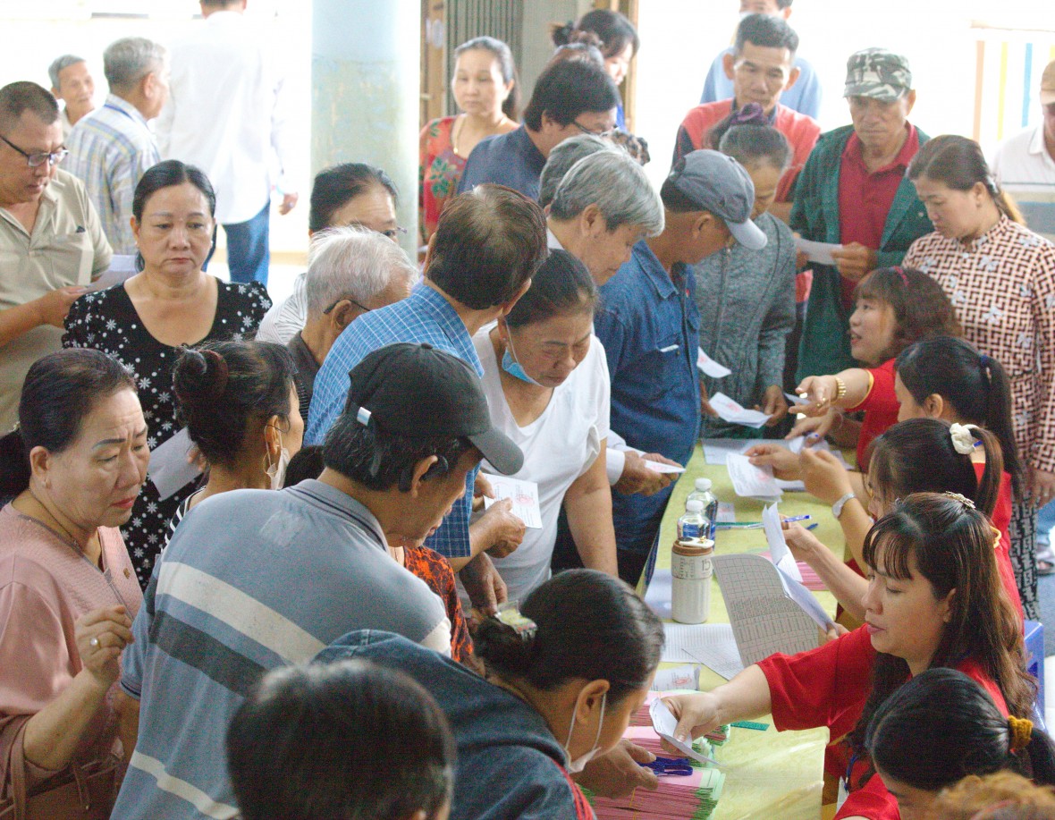 Cà Mau: Cử tri phường Bạc Liêu nô nức tham gia bầu cử, kỳ vọng vào những đại biểu xứng đáng