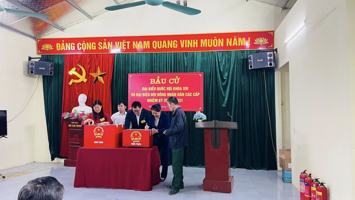 Cử tri rẻo cao Thái Nguyên nô nức, phấn khởi đi bầu cử Cử tri rẻo cao Thái Nguyên nô nức, phấn khởi đi bầu cử