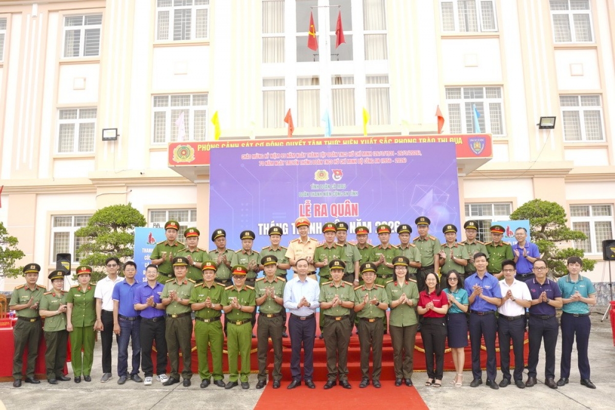 Tuổi trẻ Công an Cà Mau hiến máu tình nguyện, ra quân Tháng Thanh niên năm 2026