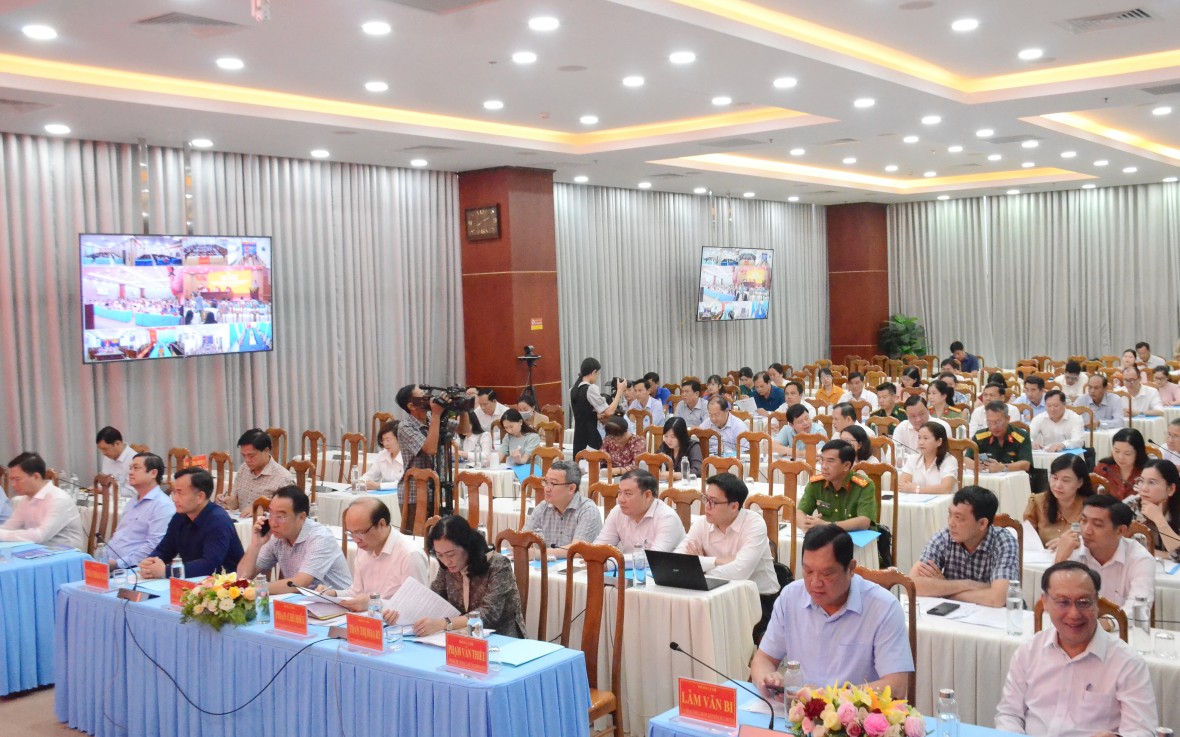 Cà Mau: Triển khai kế hoạch tổ chức Hội nghị tiếp xúc cử tri với người ứng cử đại biểu Quốc hội khóa XVI và HĐND tỉnh Cà Mau: Triển khai kế hoạch tổ chức Hội nghị tiếp xúc cử tri với người ứng cử đại biểu Quốc hội khóa XVI và HĐND tỉnh