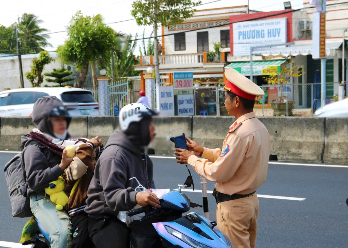 Cà Mau: Đồng bộ giải pháp, kéo giảm tai nạn giao thông trong 9 ngày Tết Cà Mau: Đồng bộ giải pháp, kéo giảm tai nạn giao thông trong 9 ngày Tết