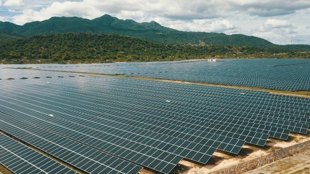 ROX Group đẩy mạnh đầu tư cho trụ cột năng lượng tái tạo.