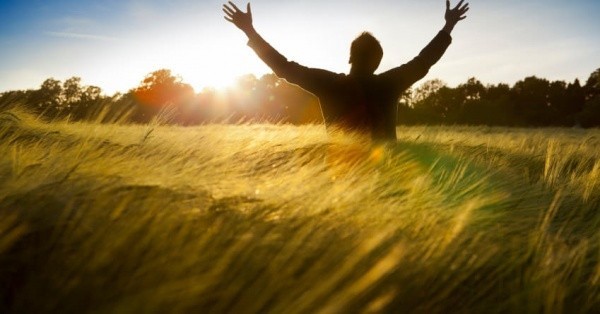 Hãy sống trọn vẹn, đừng đối xử khắc nghiệt với chính mình Hãy sống trọn vẹn, đừng đối xử khắc nghiệt với chính mình