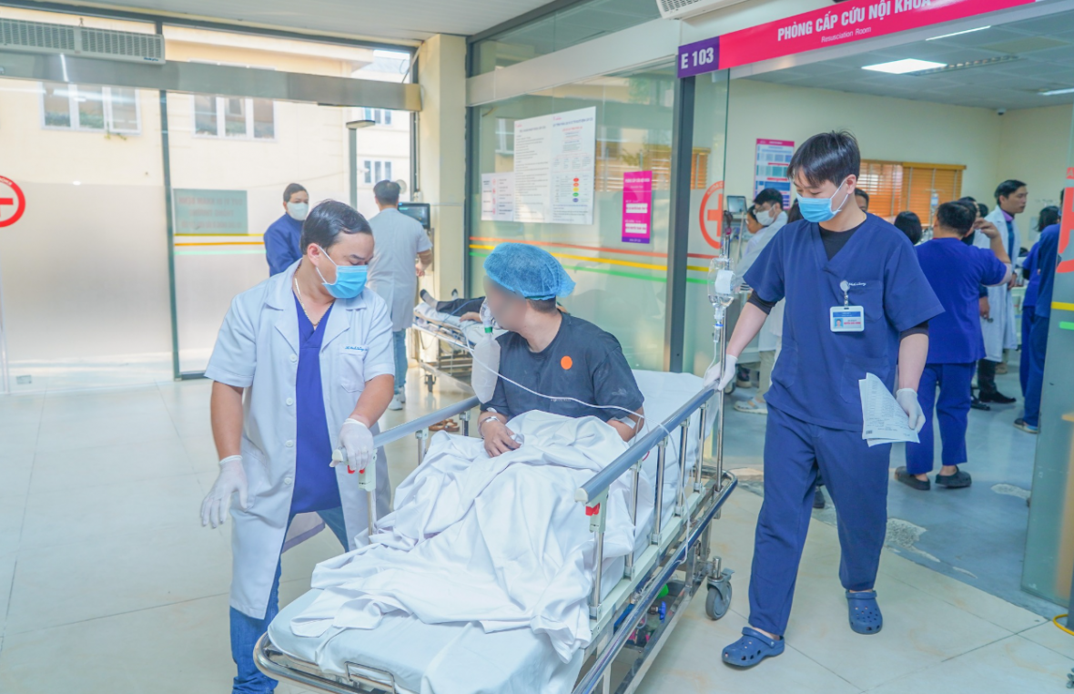 Bệnh viện E thực hiện báo động đỏ toàn Bệnh viện cấp cứu các trường hợp trong vụ cháy