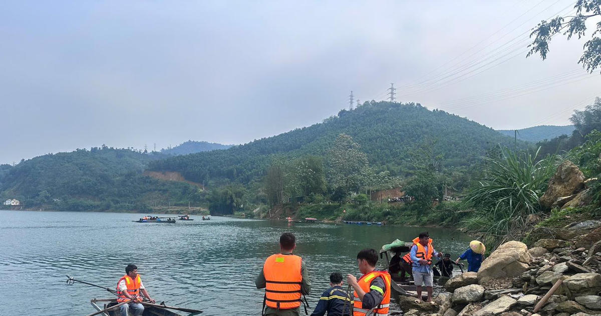 Lật thuyền trên hồ thủy điện Chiêm Hóa, một đôi vợ chồng mất tích