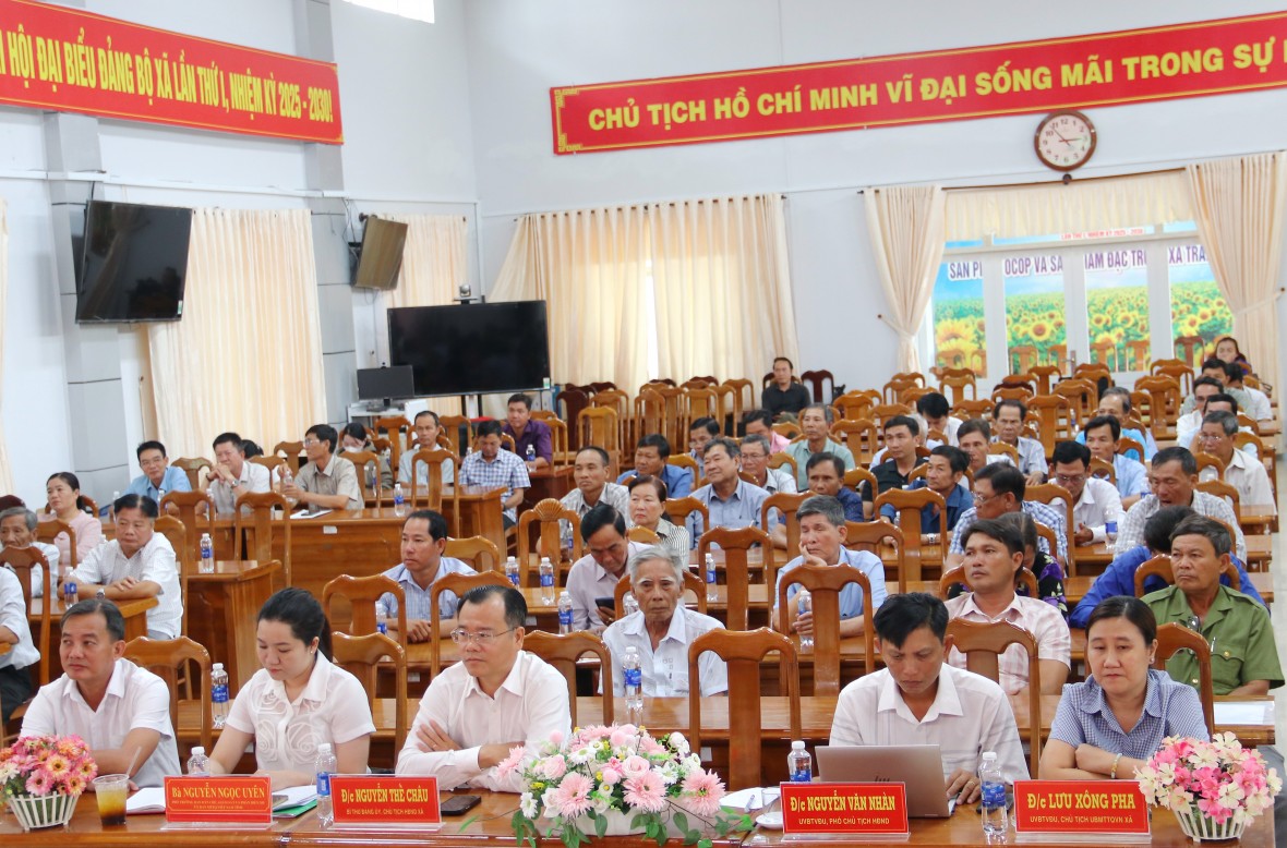 Ứng cử viên ĐBQH khóa XVI cam kết gần dân, lắng nghe cử tri