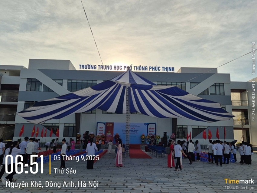 Sáng ngày 5/9, Thầy và trò Trường THPT Phúc Thịnh đã long trọng tổ chức lễ khai giảng năm học mới 2025 -2026.