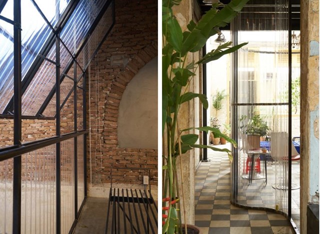 C&aacute;c kh&ocirc;ng gian được ph&acirc;n chia với nhau bởi c&aacute;c tấm polycarbonate trượt để đ&oacute;ng, mở, để tạo ra một bộ lọc kh&ocirc;ng kh&iacute;. Ph&iacute;a sau l&agrave; một nh&agrave; bếp, quầy bar nhỏ mở v&agrave; một ph&ograve;ng vệ sinh.