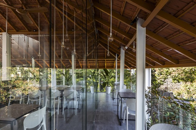 T&ograve;a nh&agrave; cũng dễ d&agrave;ng th&aacute;o dỡ trong tương lai v&agrave; hầu hết c&aacute;c vật liệu hiện c&oacute; vẫn được t&aacute;i sử dụng cho c&aacute;c c&ocirc;ng tr&igrave;nh x&acirc;y dựng mới kh&aacute;c.