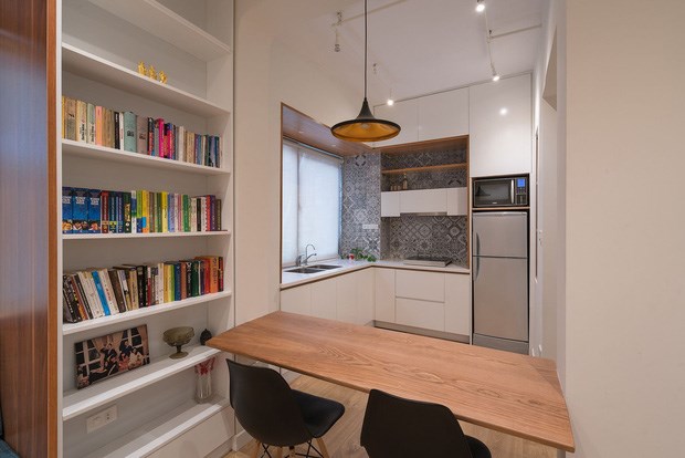 Sự lột xác ngoạn mục của căn nhà 72m2 trong khu tập thể cũ: Từ xuống cấp, lụp xụp biến hoá không khác gì chung cư cao cấp - Ảnh 2 Sự lột xác ngoạn mục của căn nhà 72m2 trong khu tập thể cũ: Từ xuống cấp, lụp xụp biến hoá không khác gì chung cư cao cấp - Ảnh 2