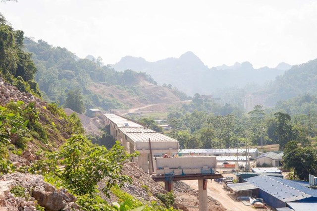 Dự &aacute;n cao tốc Đồng Đăng-Tr&agrave; Lĩnh dự kiến th&ocirc;ng tuyến tr&ecirc;n b&ecirc; t&ocirc;ng nhựa giai đoạn 1 khoảng 45km v&agrave;o ng&agrave;y 19/12.