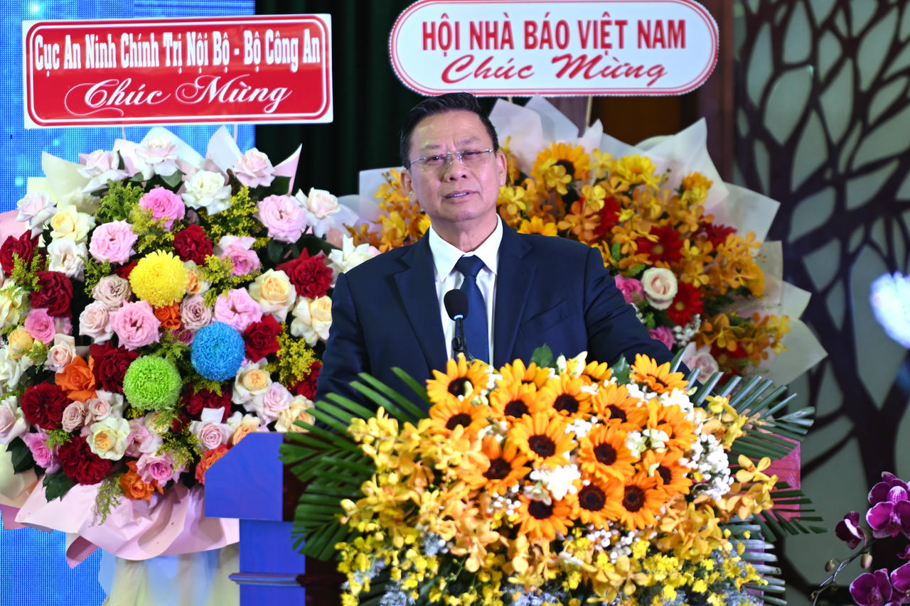 Ph&aacute;t biểu tại buổi Lễ, &ocirc;ng Nguyễn Thanh Ngọc - Thứ trưởng Bộ Tư ph&aacute;p đ&atilde; ghi nhận những nỗ lực của Video Ph&aacute;p luật, đặc biệt l&agrave; với hoạt động của Bộ, ng&agrave;nh Tư ph&aacute;p.