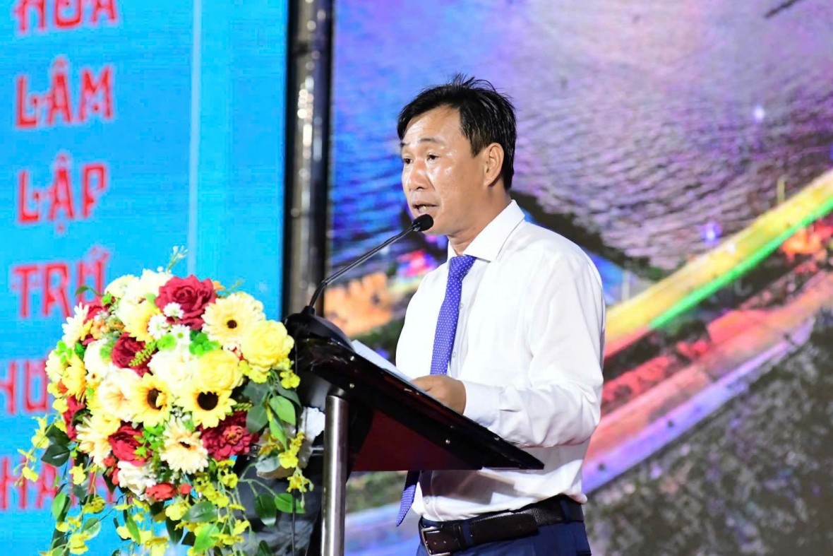 Rực rỡ Lễ hội pháo hoa và hội hoa đăng kỷ niệm 290 năm thành lập Tao đàn Chiêu Anh Các tại An Giang Rực rỡ Lễ hội pháo hoa và hội hoa đăng kỷ niệm 290 năm thành lập Tao đàn Chiêu Anh Các tại An Giang