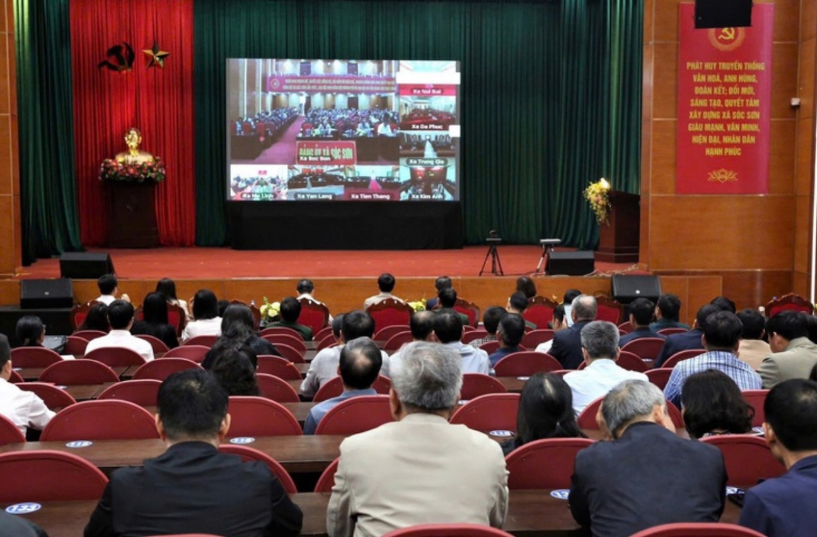 Các ứng cử viên đại biểu Quốc hội TP Hà Nội khóa XVI tiếp xúc cử tri tại đơn vị bầu cử số 11