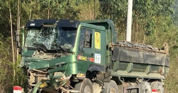 Xe tải mất phanh tông xe khách trên đèo An Khê, Gia Lai 1 người tử vong, 10 người bị thương