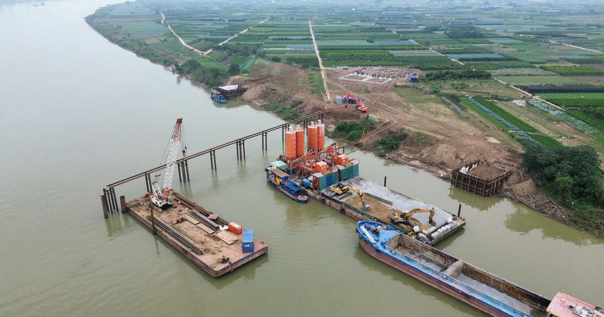 Dự án cầu Ngọc Hồi hơn 10.000 tỉ đồng thi công dang dở vì vướng mặt bằng