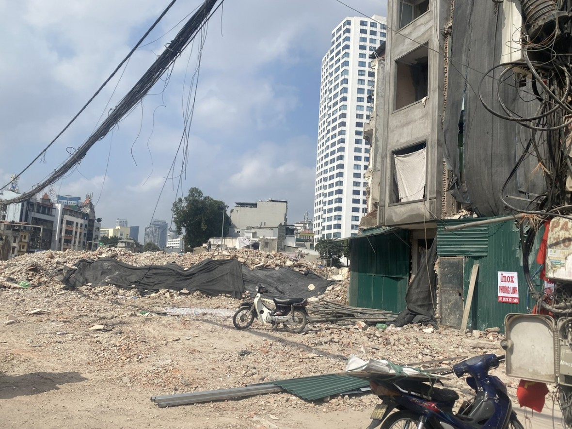 Cận cảnh công trường thi công dự án Vành đai 1 đoạn Hoàng Cầu – Voi Phục