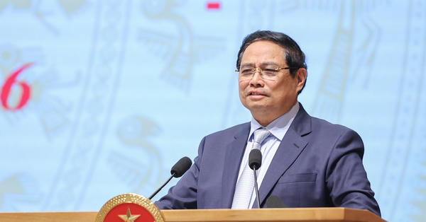 Thủ tướng: Để đạt 2 mục tiêu 100 năm, phải tăng trưởng kinh tế 10% trở lên trong nhiều năm