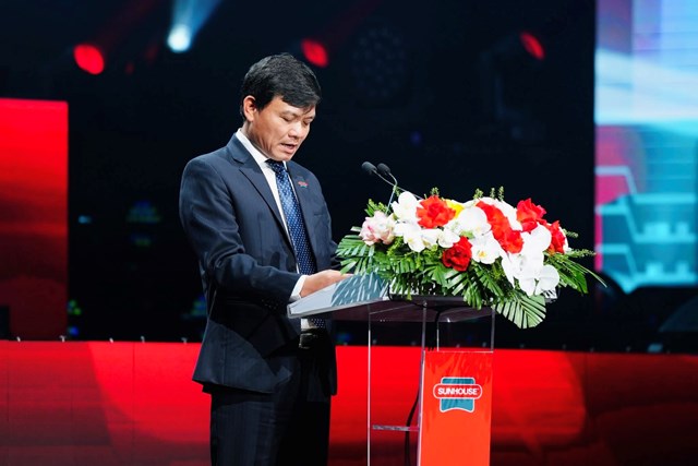 &Ocirc;ng Nguyễn Xu&acirc;n Ph&uacute;, Chủ tịch HĐQT Tập đo&agrave;n SUNHOUSE ph&aacute;t biểu tại sự kiện