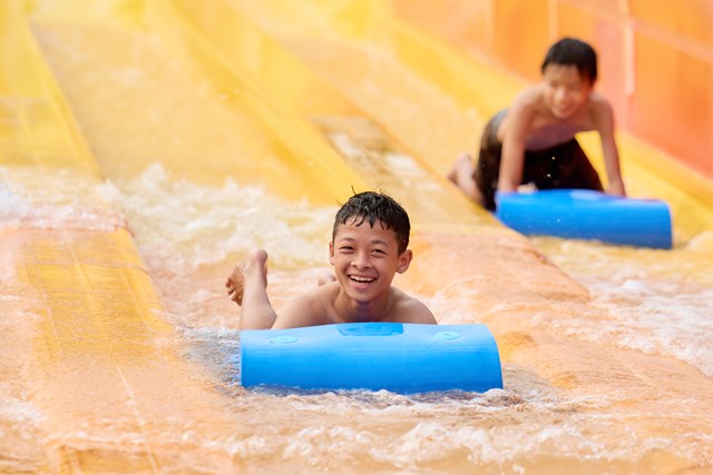 Ch&iacute;nh s&aacute;ch combo v&eacute; chơi c&ocirc;ng vi&ecirc;n+ set ẩm thực n&agrave;y sẽ gi&uacute;p du kh&aacute;ch tiết kiệm l&ecirc;n đến 100 ng&agrave;n đồng/người &nbsp;