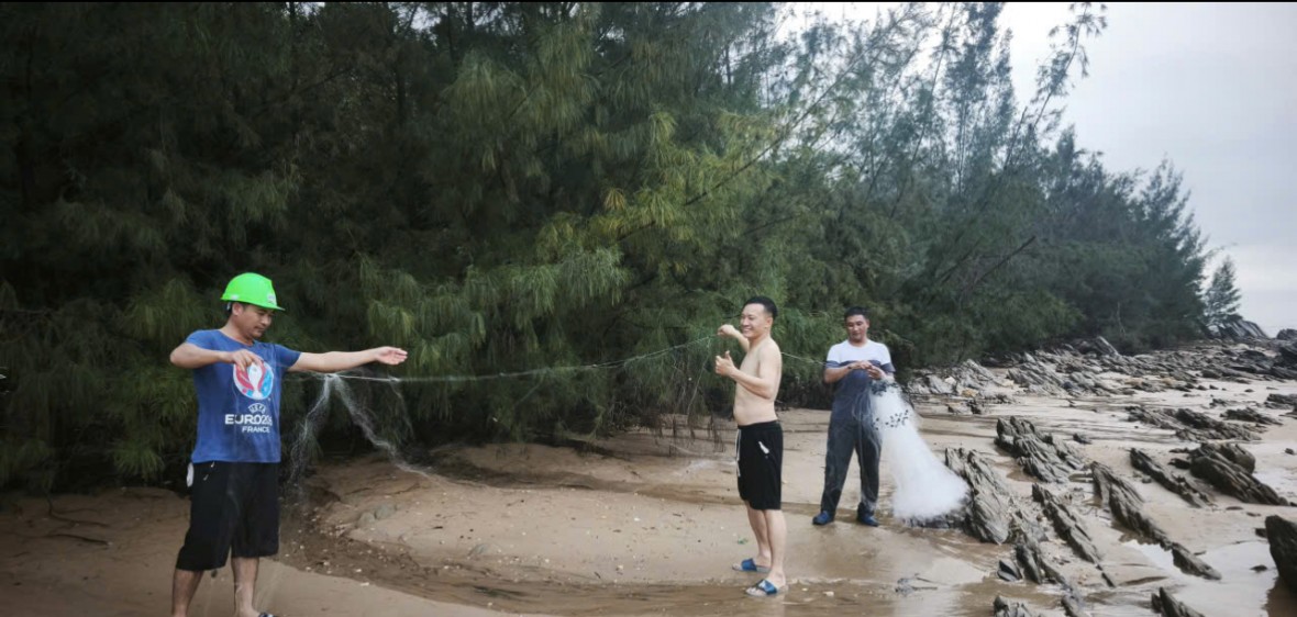 Rời phố về biển, kéo lên cả một miền ký ức