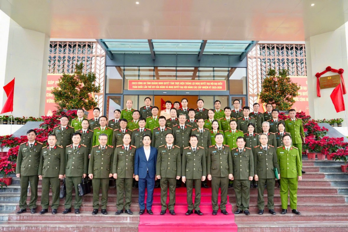 Bộ trưởng Bộ Công an làm việc với Công an Quảng Ninh