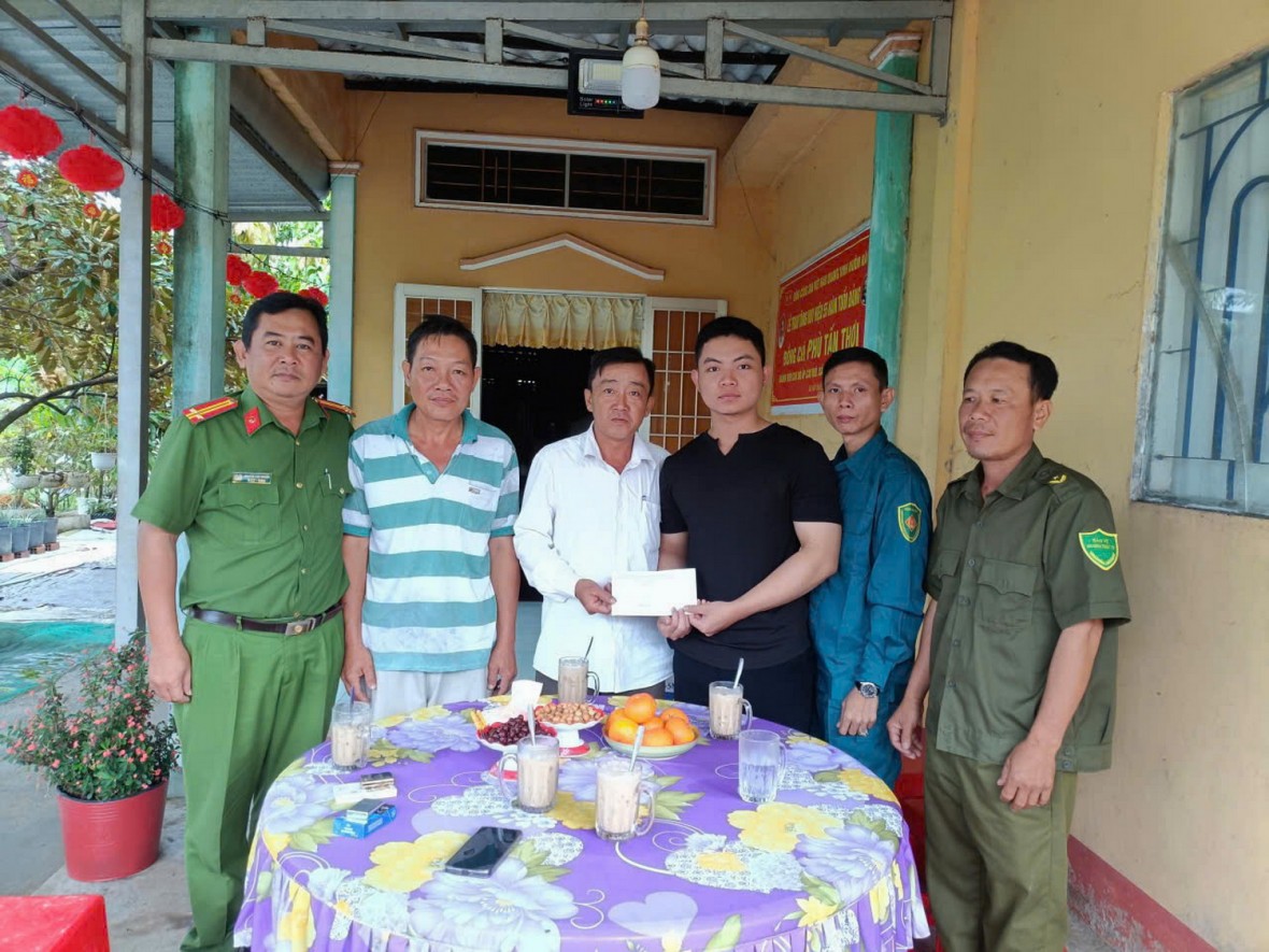 Cà Mau: Công an cơ sở chăm lo hậu phương, tiếp sức thanh niên thực hiện nghĩa vụ CAND Cà Mau: Công an cơ sở chăm lo hậu phương, tiếp sức thanh niên thực hiện nghĩa vụ CAND